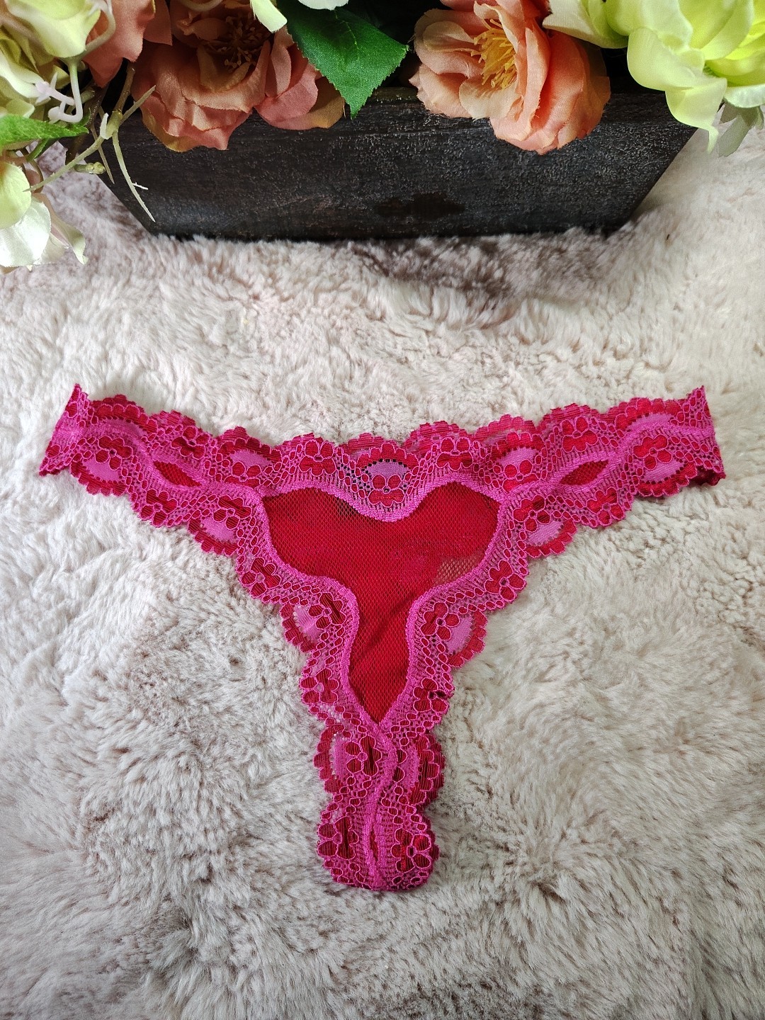 NWOT Vintage Victoria’s Secret Sexy Little Things Fishnet Lace Trim Thong Small