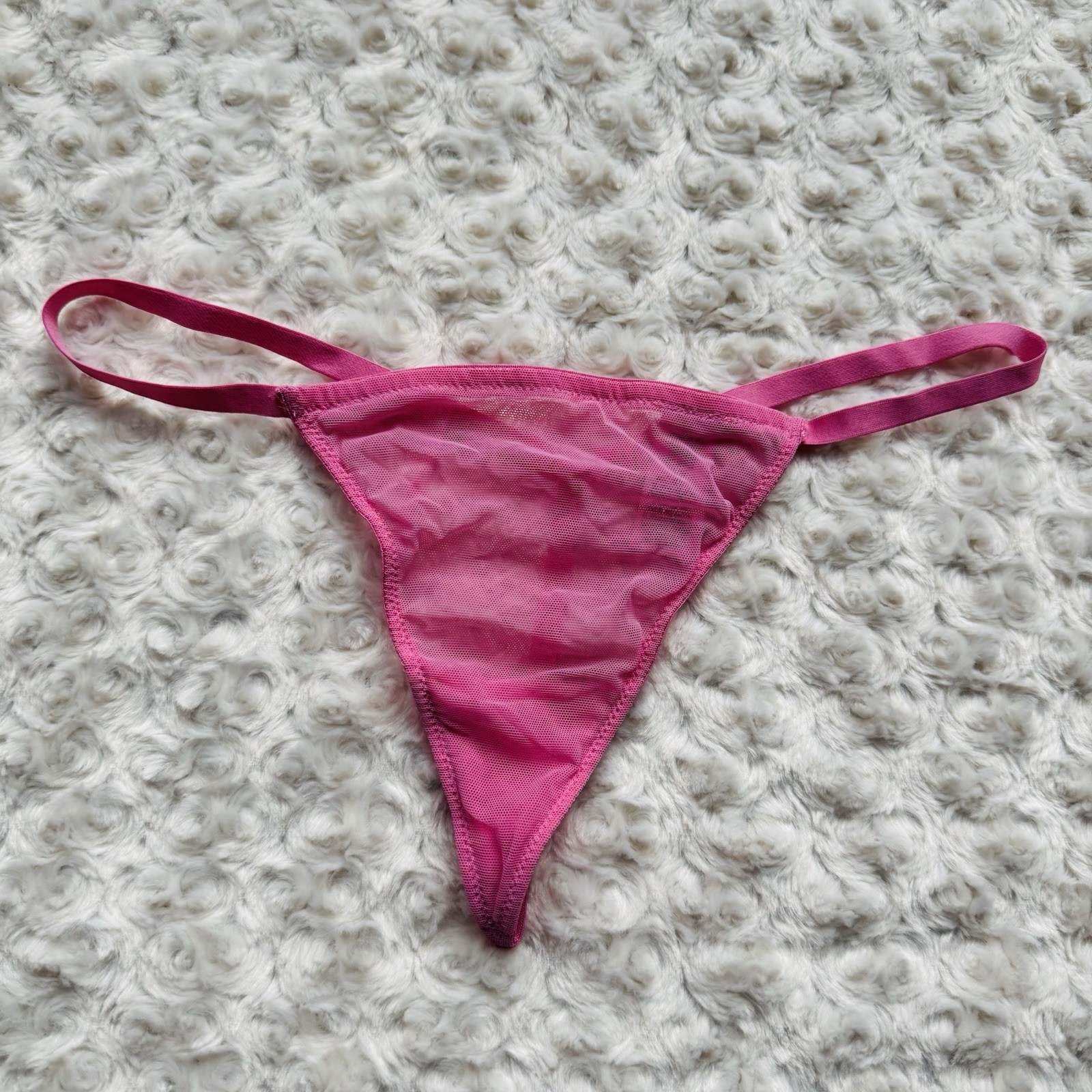 Victoria’s Secret Bubblegum Pink String Thong Bikini Undies Panties Sz Small NEW
