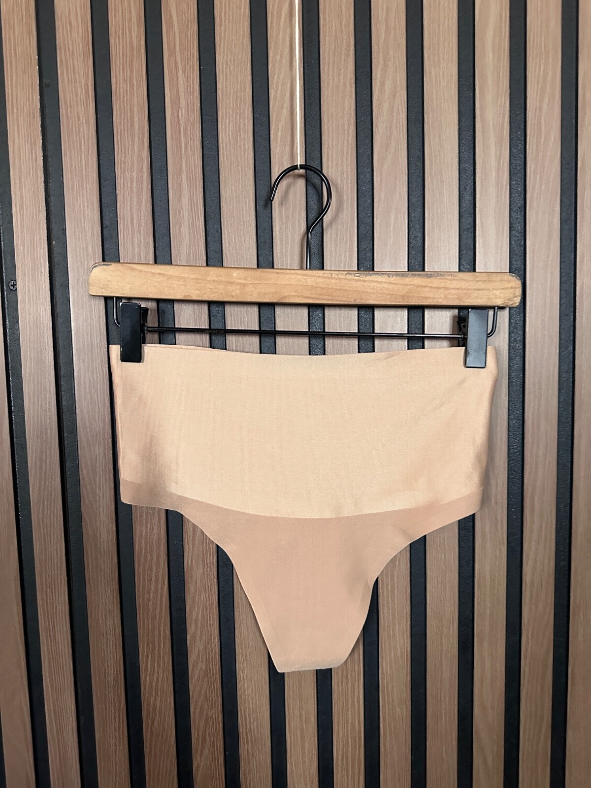 New Victoria’s Secret Panties Medium Tan Body High Rise Soothing Shimmer Thong