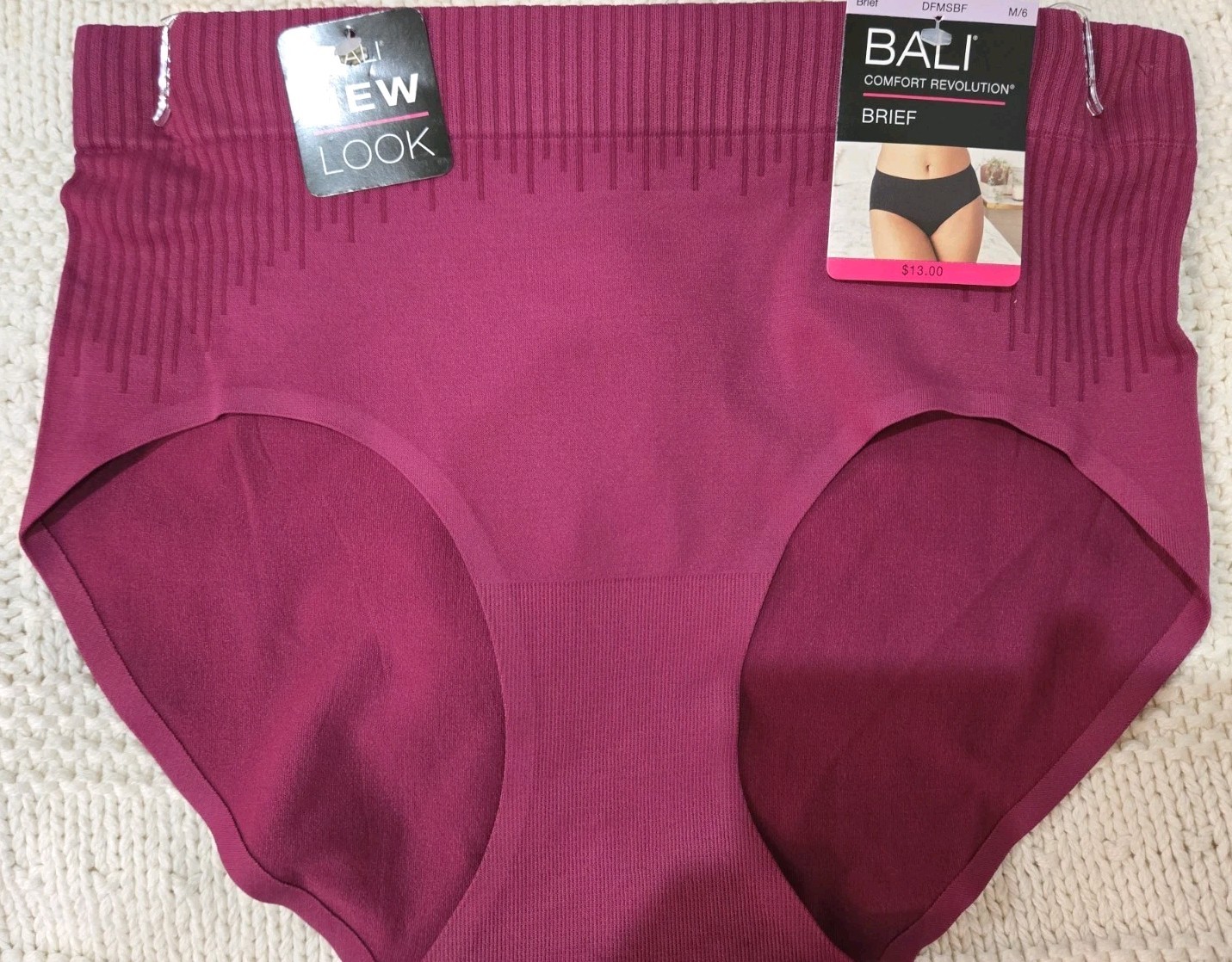 NWT Bali Comfort Revolution Modern Seamless Maroon Brief Panty M/6 DFMSBF $13.00