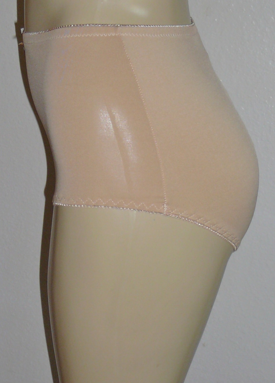 Lot 2 New Light Control Panties Full Cover Brief Microfiber Stretchy 32-36W XL