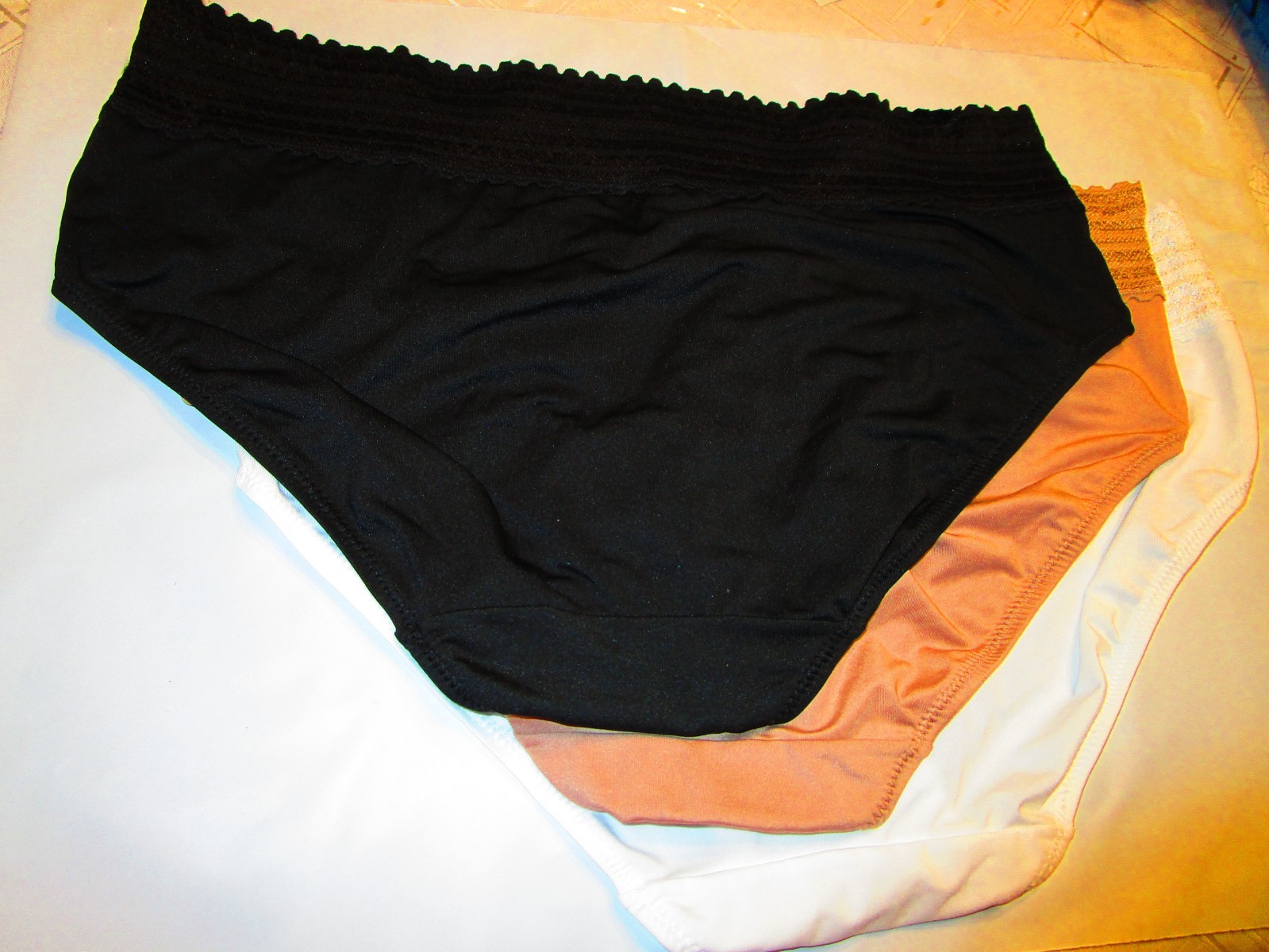 New Warners No Muffin top microfiber with lace panty, size XL/8