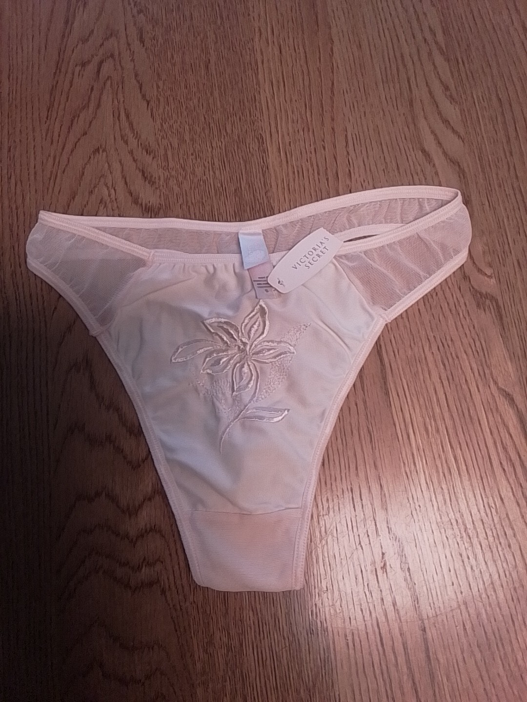 Vintafe New VICTORIA’S SECRET Panty Light Pale Pink Embroidered Flower Thong S