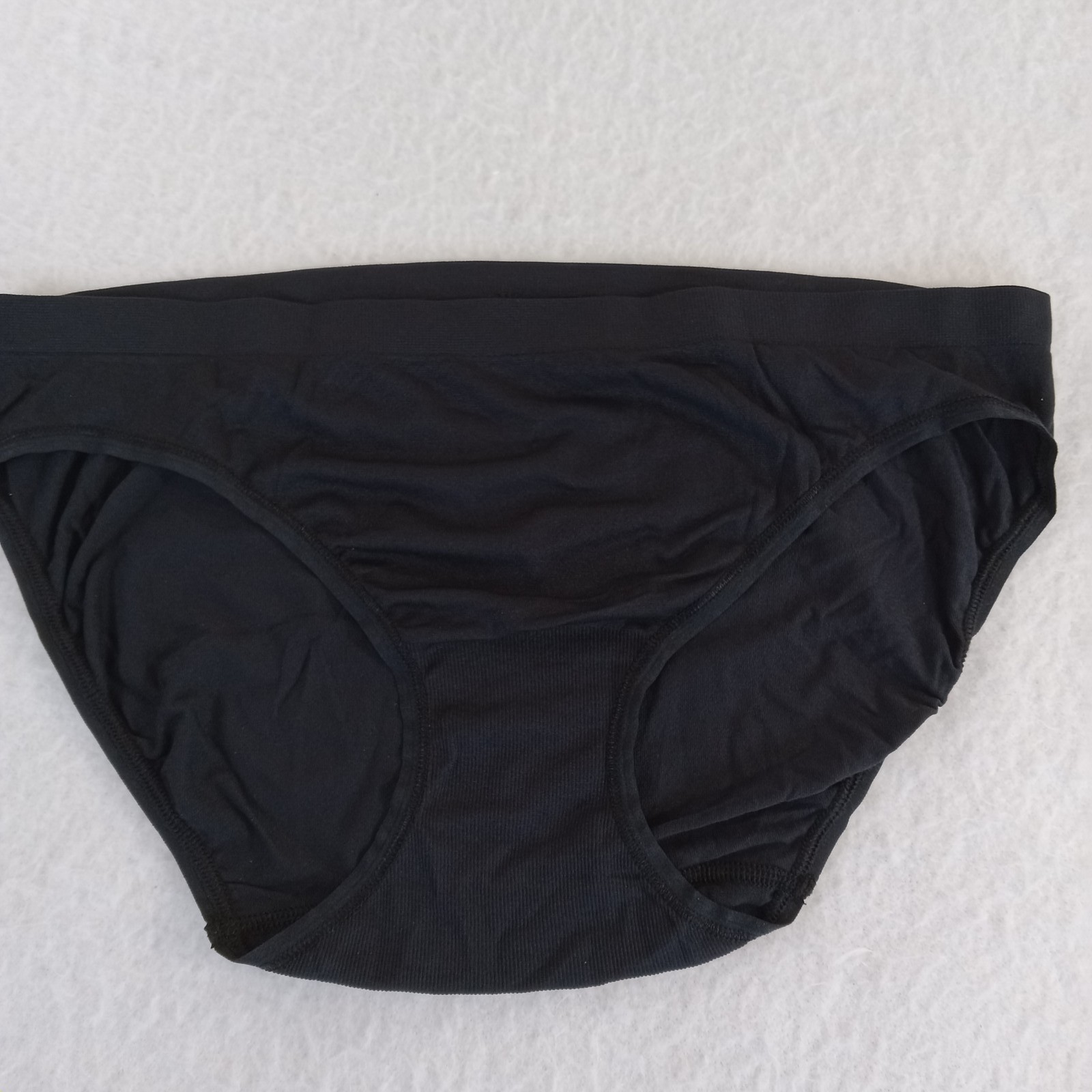 Fruit of the Loom Women’s 6-Pack 360° Stretch Seamless Bikini Panties Size 6/M