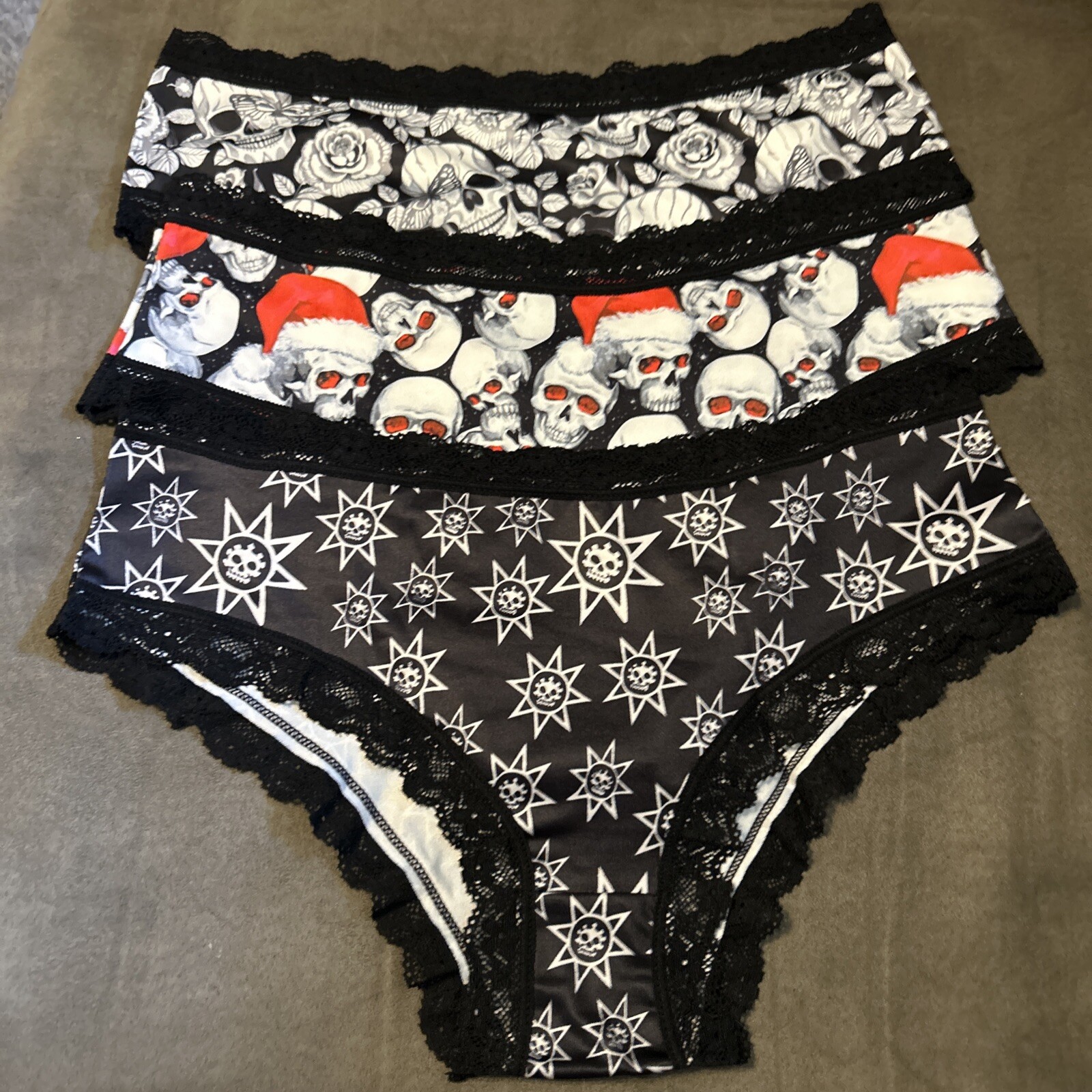 Morvia 3pk lace trim Skater goth Emo panties S skulls stars Santa Hat Lingerie