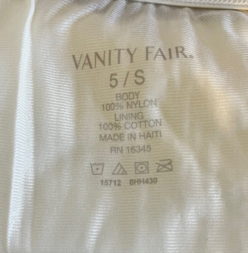 325 Vanity Fair Small Ivory Silky Perfectly Yours Ravissant Brief #15712 NWT