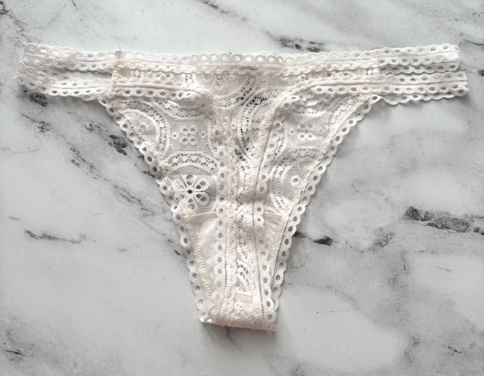 PINK Victoria’s Secret Thong Panty Coconut White Wink Eyelet Lace M L XL 2XL