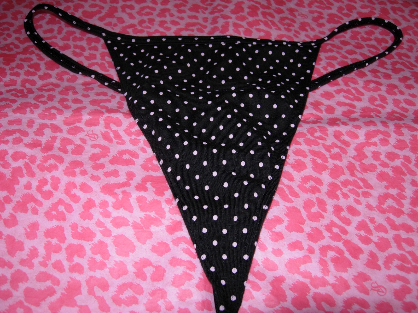 Victorias Secret Sexy V-String G-String Skimpy Strappy Polka Dot LOGO Pantie NWT