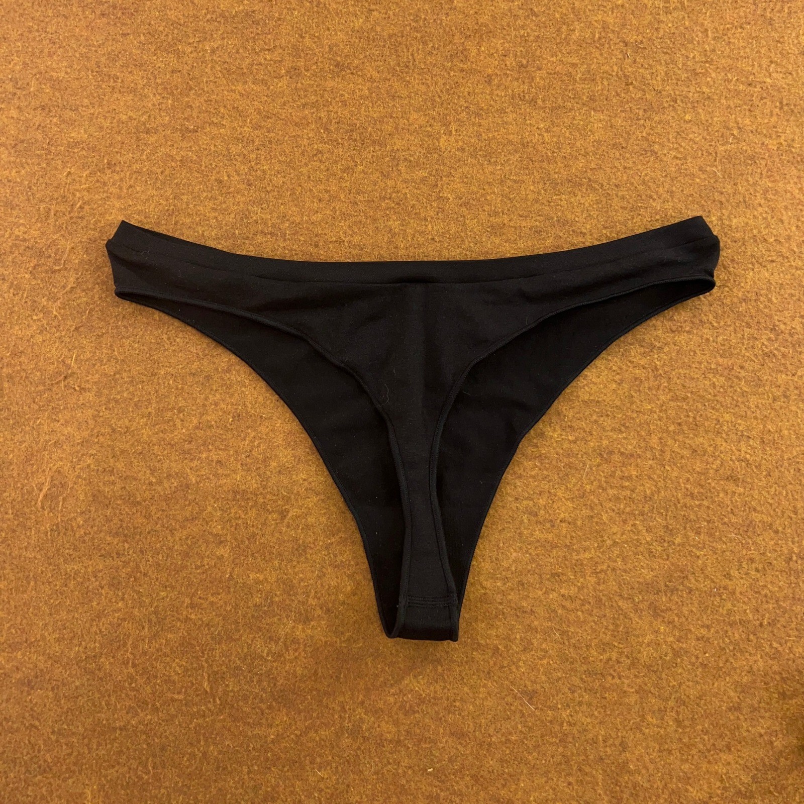 PINK Womens Large Black Tan Seamless String Thong Panty 2 Pack NWT