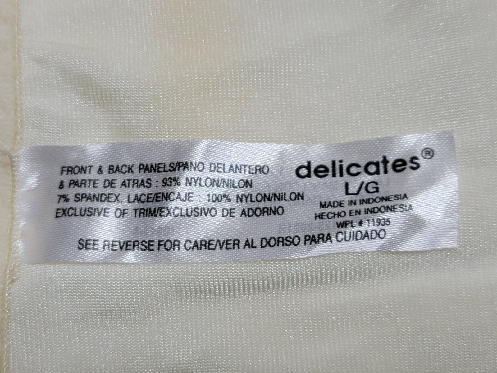 NWTS VINTAGE DELICATES SEXY IVORY SHINY LIQUID SATIN LOOK HI CUT PANTY LARGE