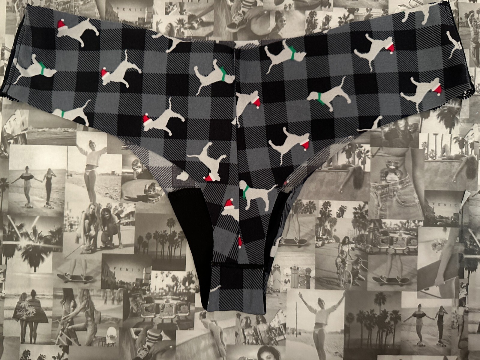 NWT Victoria’s Secret PINK No Show Lace trim Thong Panty Santa Dog Check M