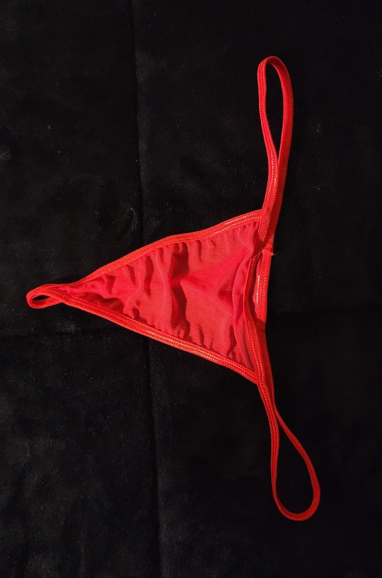 Women’s Red Solid Thong/String Panties, Size M Regular Fit 1 Pack NWOT