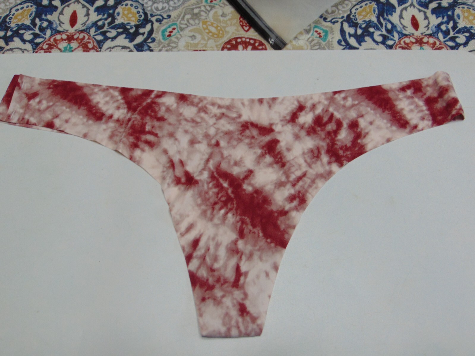 Five Pack of Colorful No Show Seamless Thong Panties Size Large (BG15)