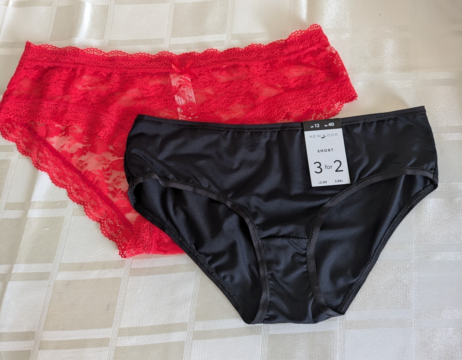New Look 2 Pairs Short Briefs Size UK 12 Black Silky And Red Lace – New