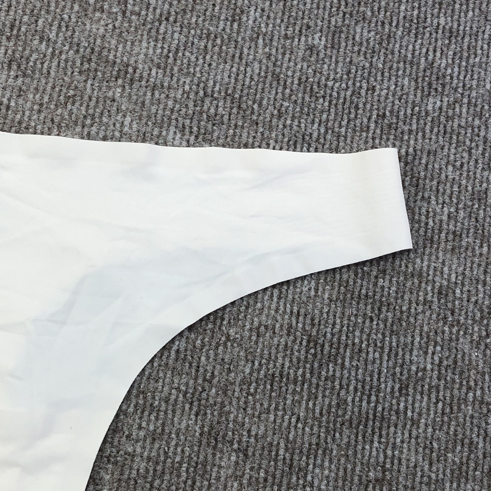 EBY Underwear Womens XL White Seamless Thong Panties Microfiber Stretch
