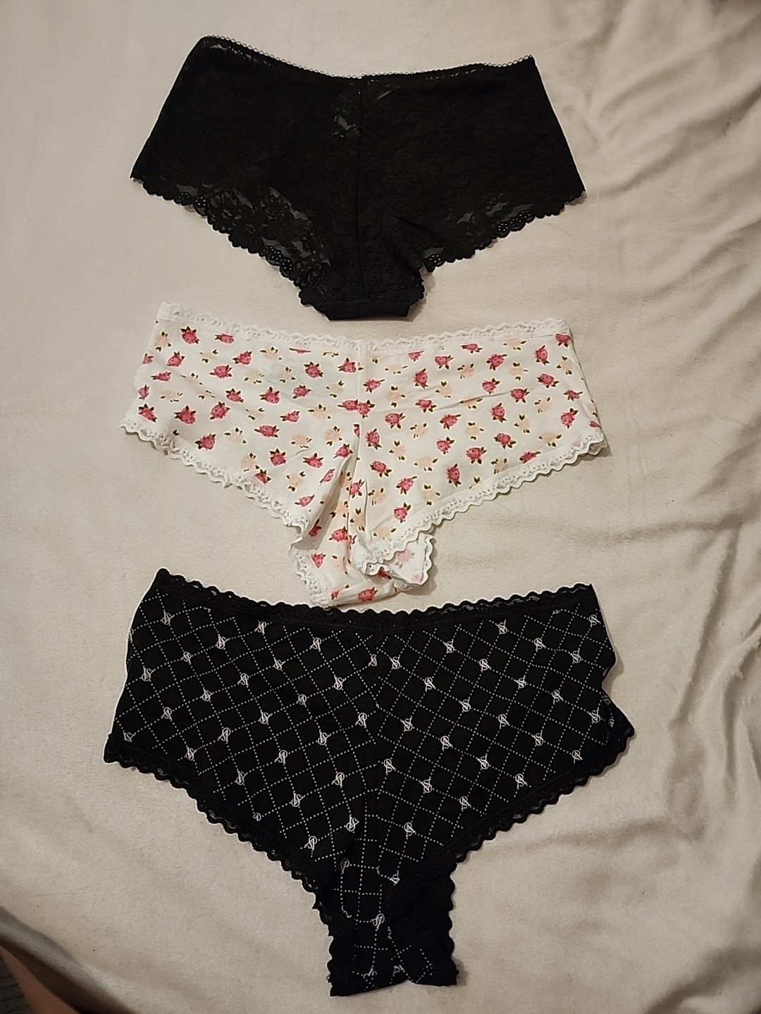 New 3 PACK Victoria’s Secret Cheeky/cheeky Lace Panties Underwear Women Size LG