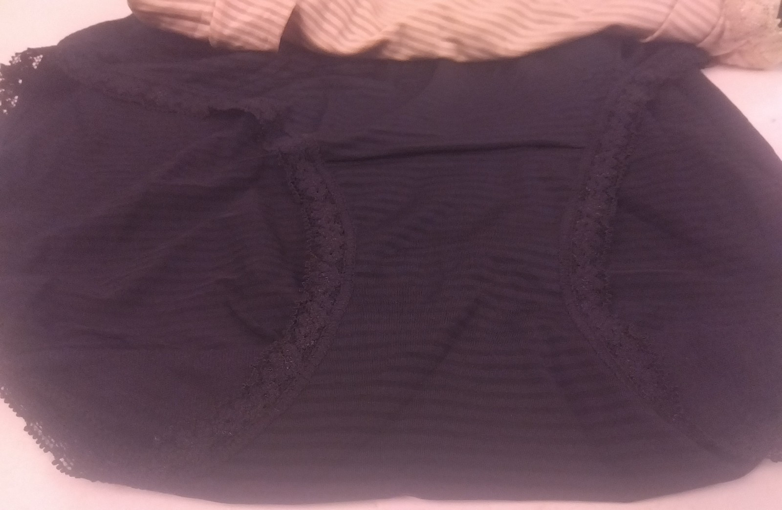 Vanity Fair 3 Pack Black/Beige Light & Luxe Briefs Size M/6 – New. (65)