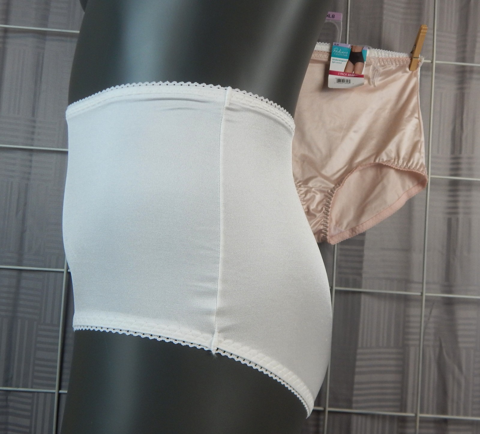 VANITY FAIR Radiant Women’s Size XL/8 Undershapers 3-Pack Briefs High Waisted