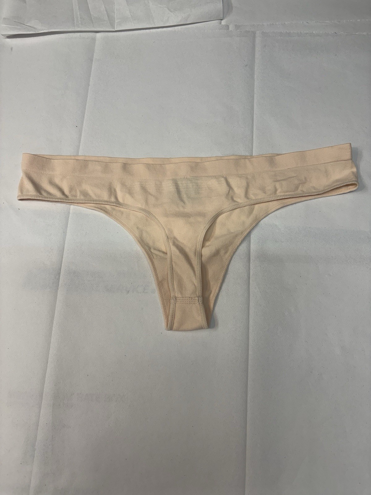VICTORIA’S SECRET PINK IVORY WHITE LOGO STRETCH SEAMLESS THONG SIZE: M NWT