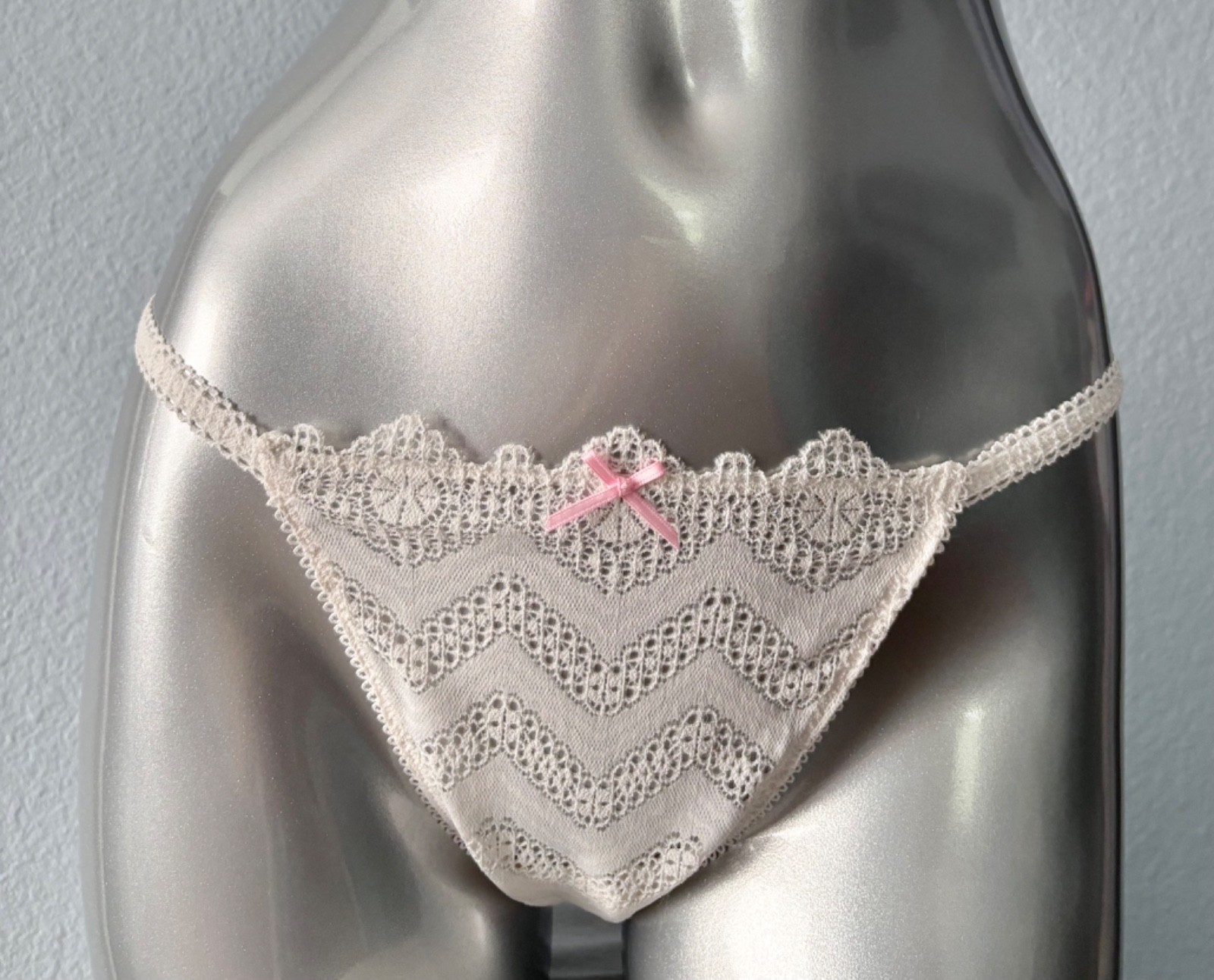 PINK Victoria’s Secret String Bikini Panty Crochet Lace Coconut White Nwt