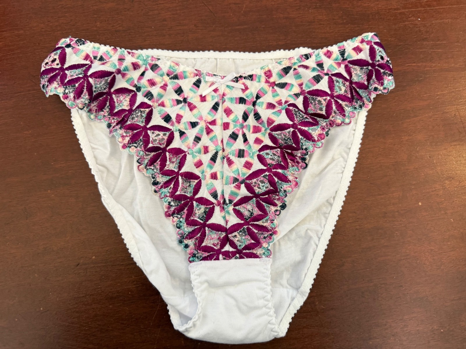 AUBADE BAHIA LINGERIE SEPRATES – 34B & Uk10 / Fr2 / EUR 38