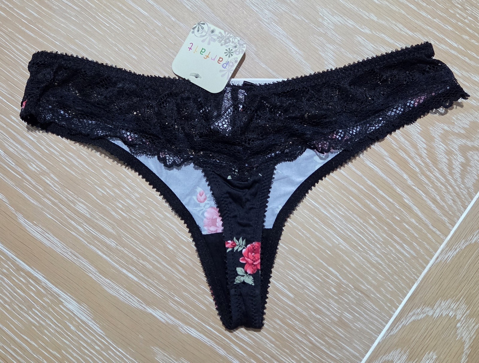 Parfait By Affinitas Casey Black Rose Women Thongs Style: 2803 BNWT UK-L