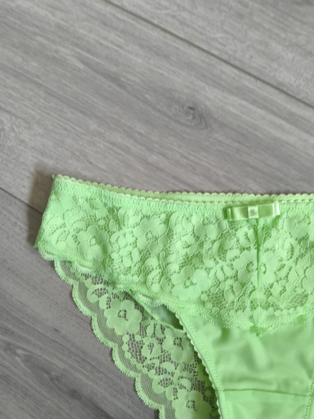BNWOT Sainsburys TU Bright Green Lace Trim Briefs Size 12
