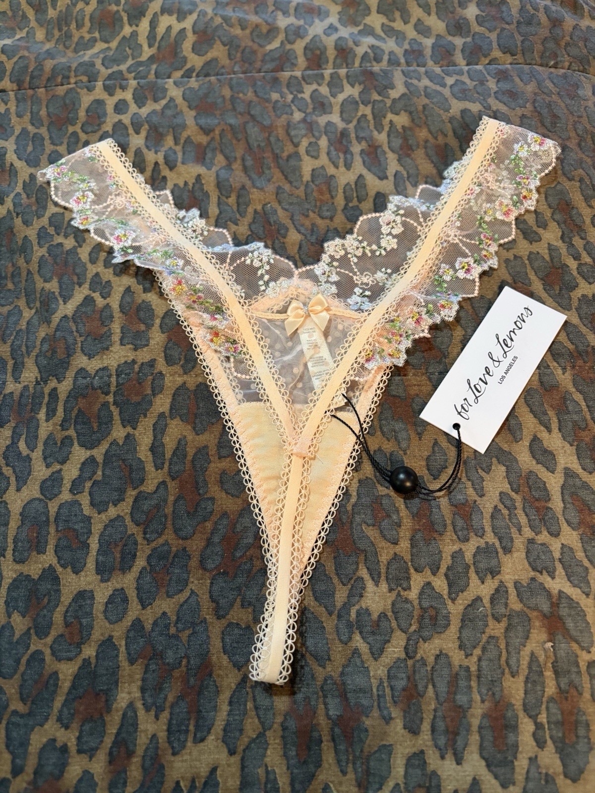 VS LOVE & LEMONS Peach Embroidered Metallic Threads Floral Lace Bows Thong NWT M