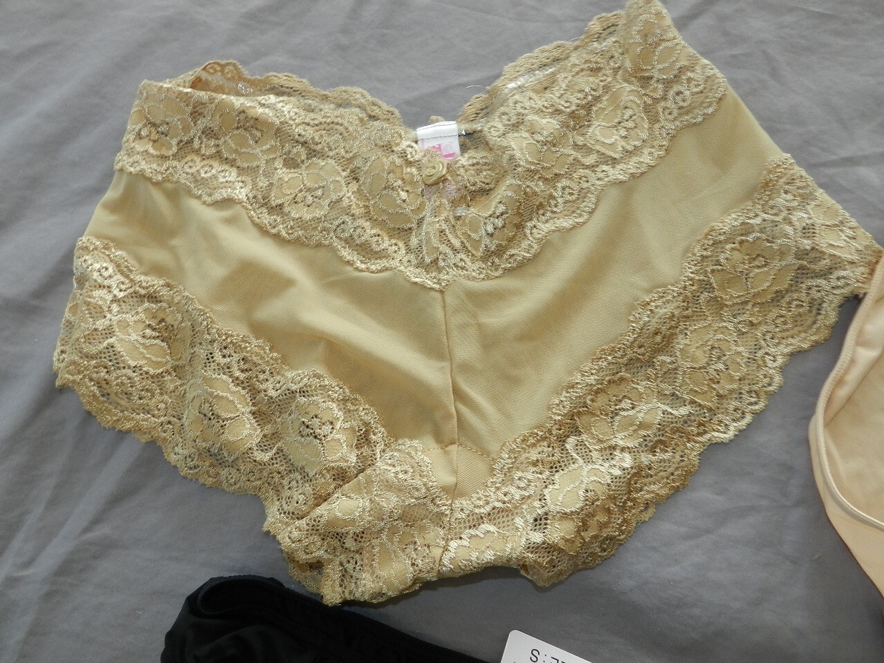 lot of 3 NEW Essential Bodywear Panties Size S lace trimmed, bikini beige black