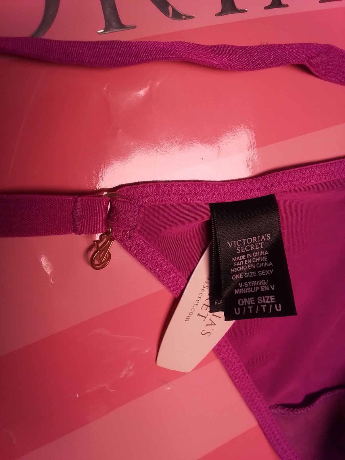 New Victoria’s Secret Sexy V-String G-String Skimpy Strappy Fuchsia Frenzy VS