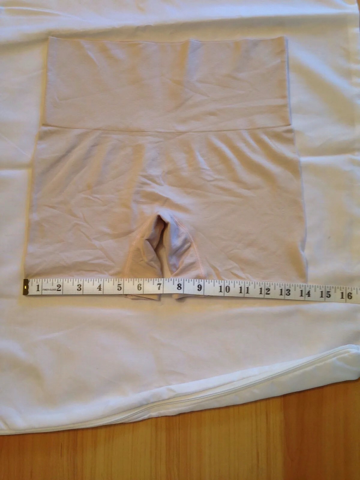 NWOT HSN Yummie Seamless H. Thomson Brief Boy Shorts – Nude -Size M/L