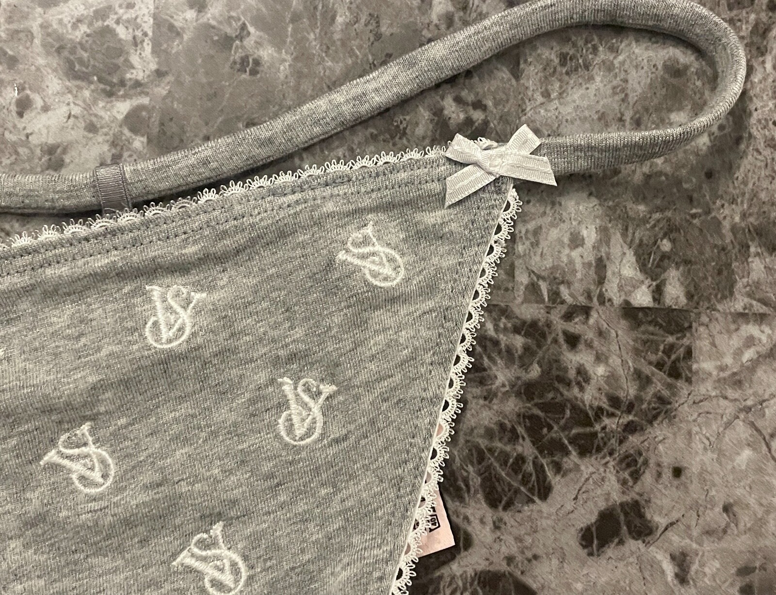 NWT VICTORIA’S SECRET GRAY WHITE EMBROIDERED VS LOGO BOW V STRING THONG PANTIES