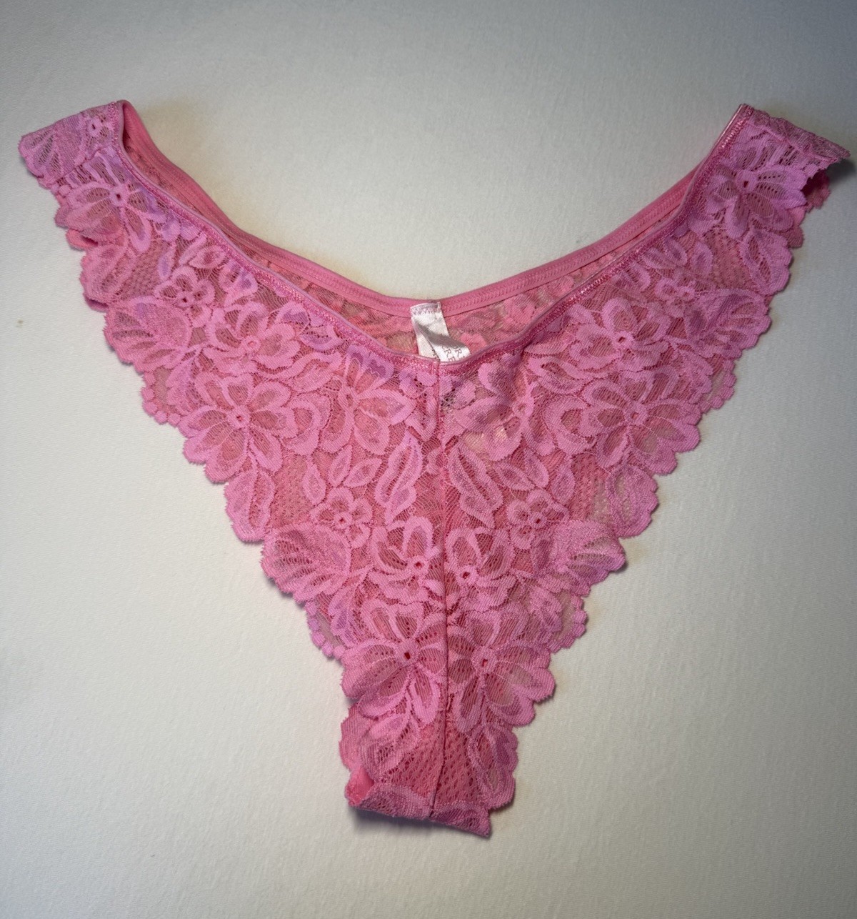 NWT Vintage 2003 Victoria’s Secret Pink Lace Brazilian Panties L