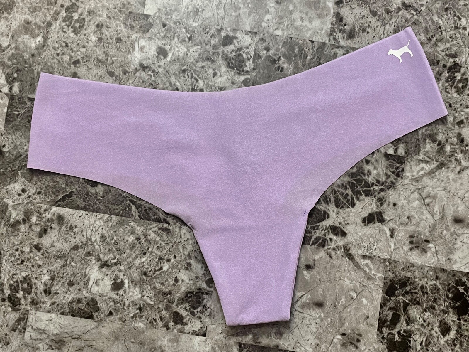 NWOT VICTORIA’S SECRET PINK LAVENDER PURPLE WHITE DOG NO SHOW THONG PANTIES