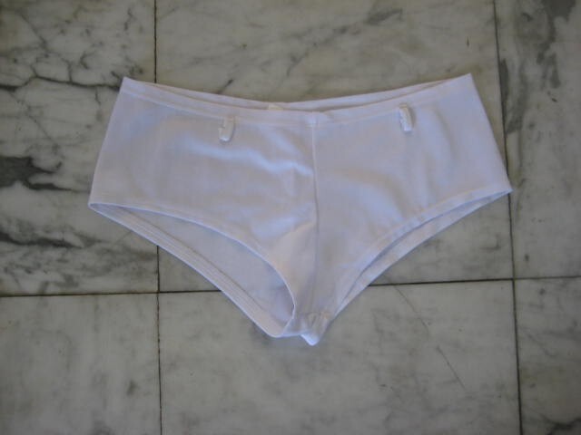 New very sexy White short shorts w/ belt loops Size XS to M FREE S&H