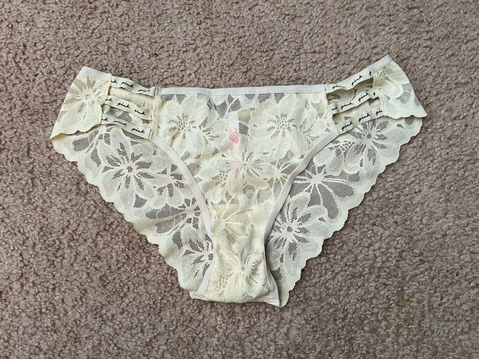 Victoria’s Secret Women’s Cheekster Lace Panties Yellow Spring Size Medium