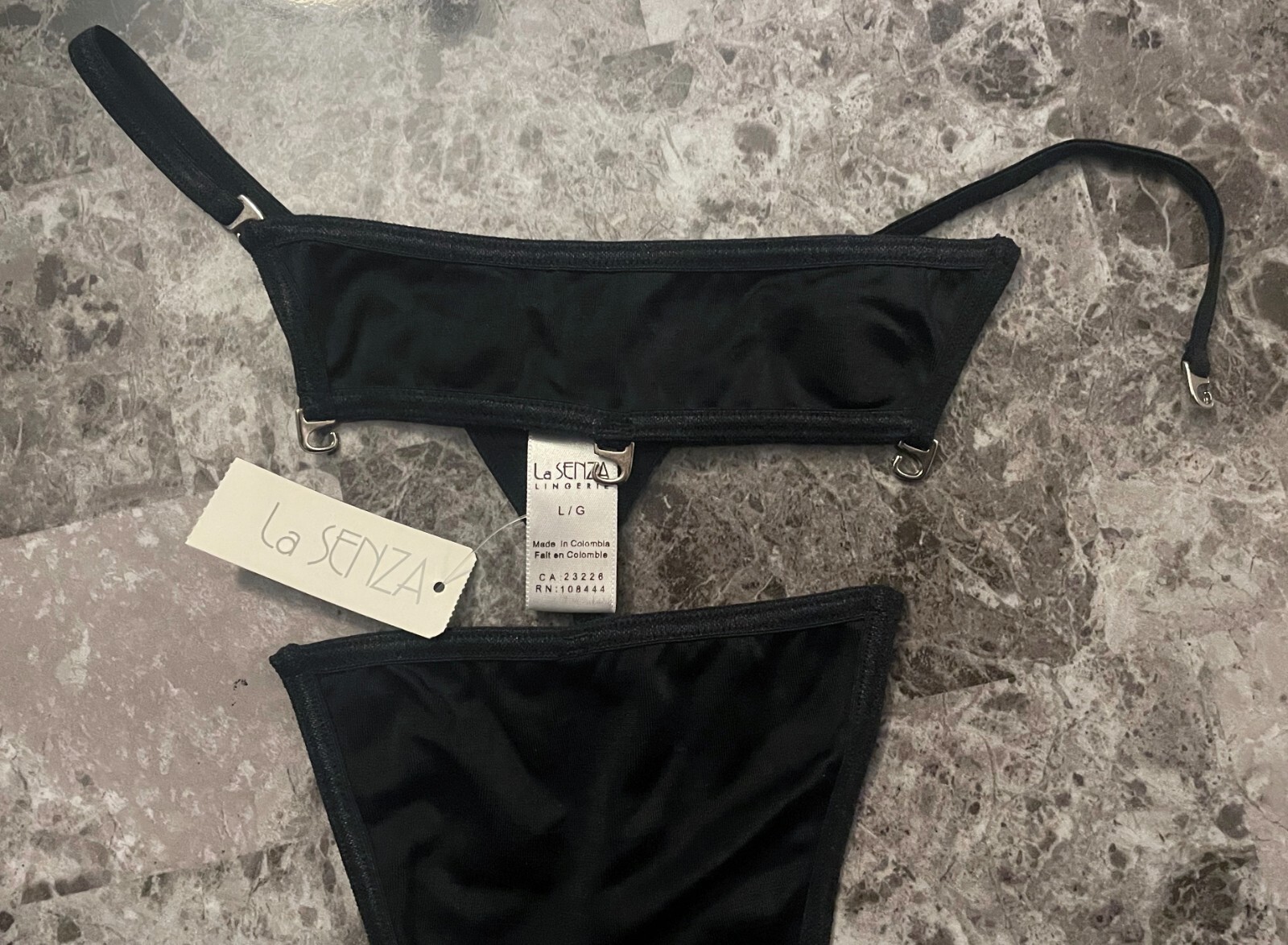 NWT LA SENZA LARGE BLACK SMOOTH UNHOOKS VINTAGE RARE V STRING THONG PANTIES