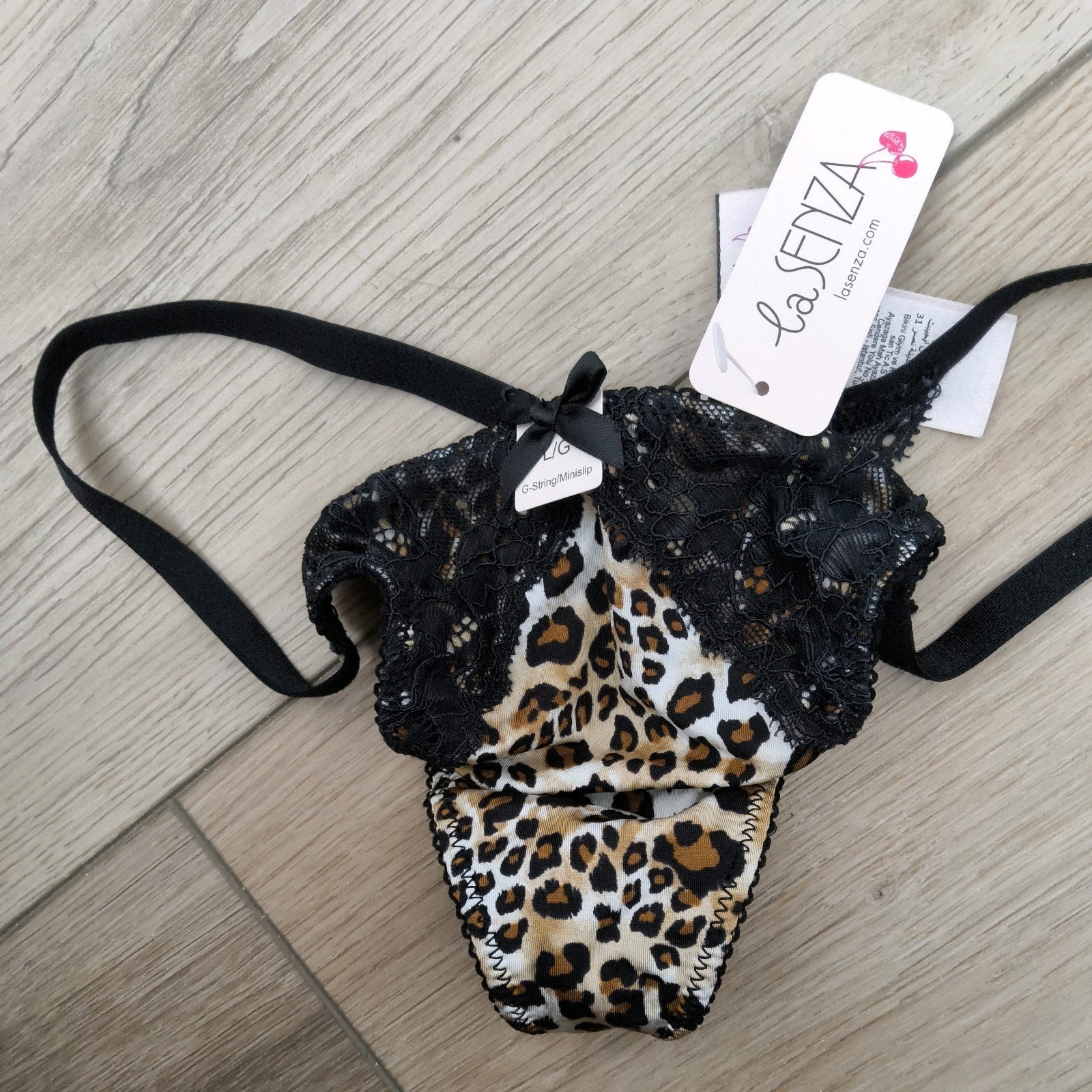 BNWT Vintage La Senza Lace Trim Leopard Print Thong Size 10-12