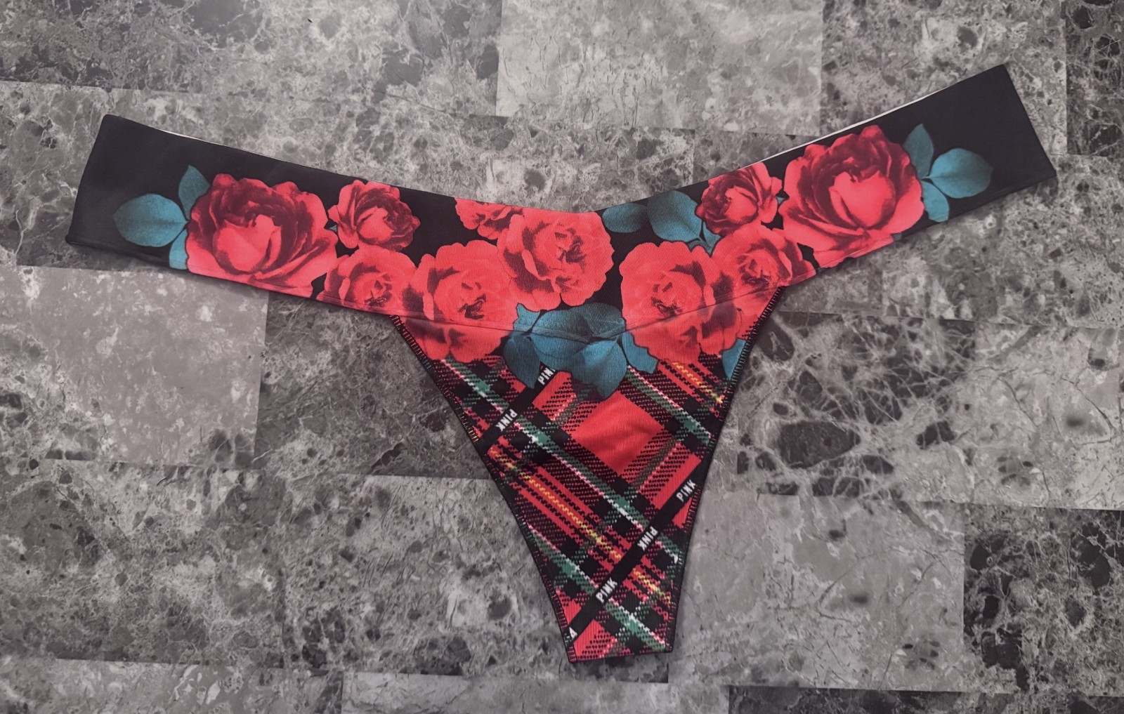 NWT VICTORIA’S SECRET PINK L RED FLORAL ROSE PLAID SEAMLESS RARE THONG PANTIES