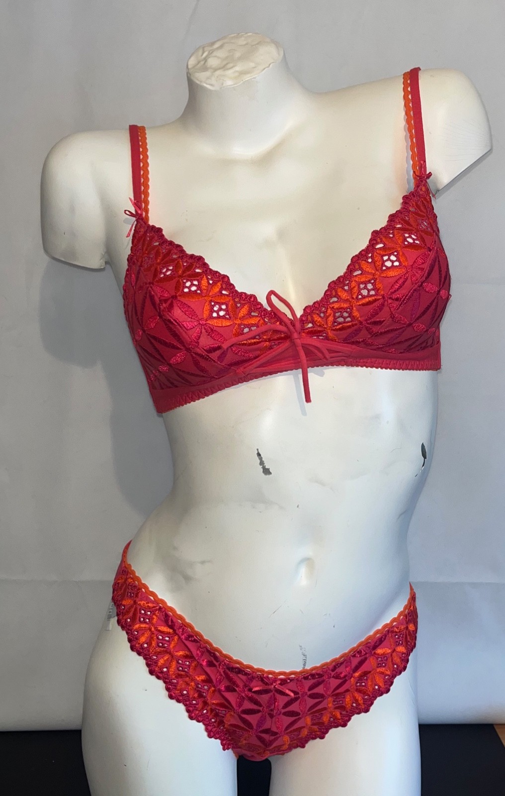 AUBADE BAHIA LINGERIE SEPRATES – 34B & Uk10 / Fr2 / EUR 38