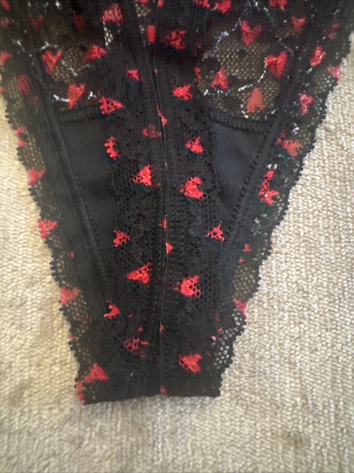 NWT-Victoria’s Secret -The Lacie Posey Lace Thong -Black Whimsy Hearts-SMALL
