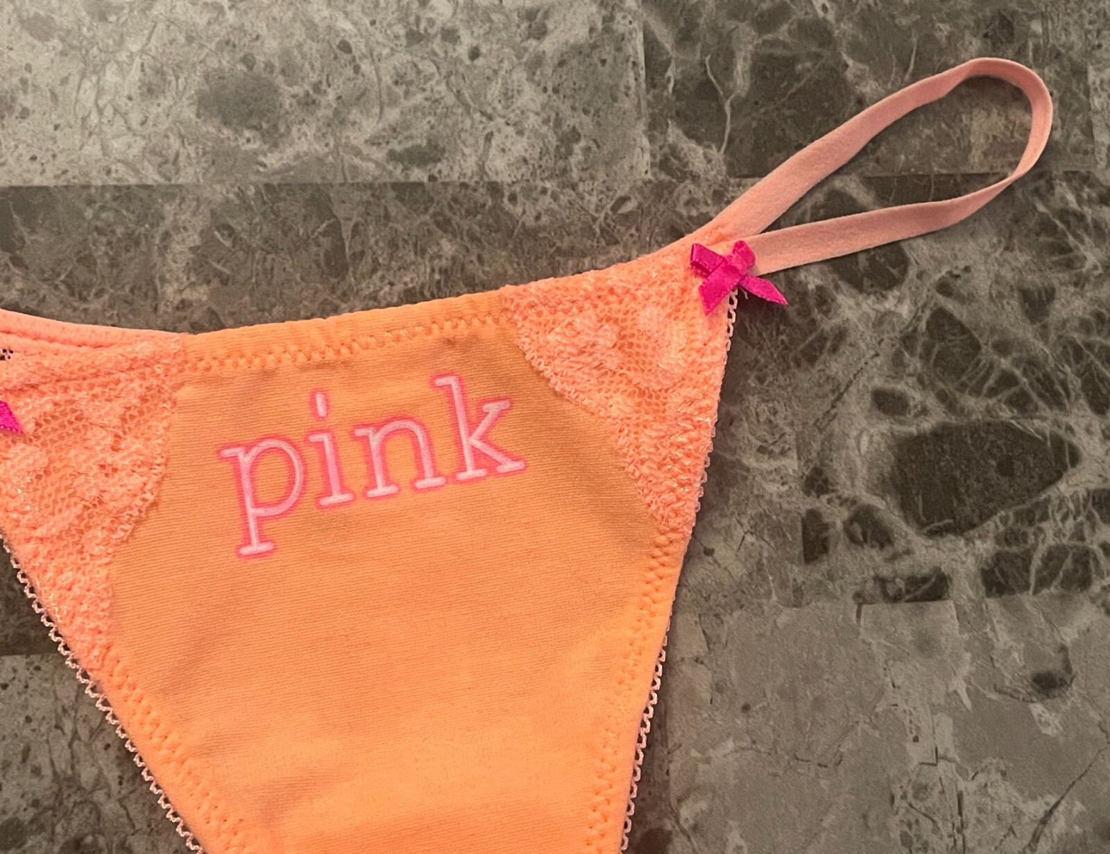NWOT VICTORIA’S SECRET PINK XS PEACH ORANGE LACE VINTAGE RARE V STRING PANTIES