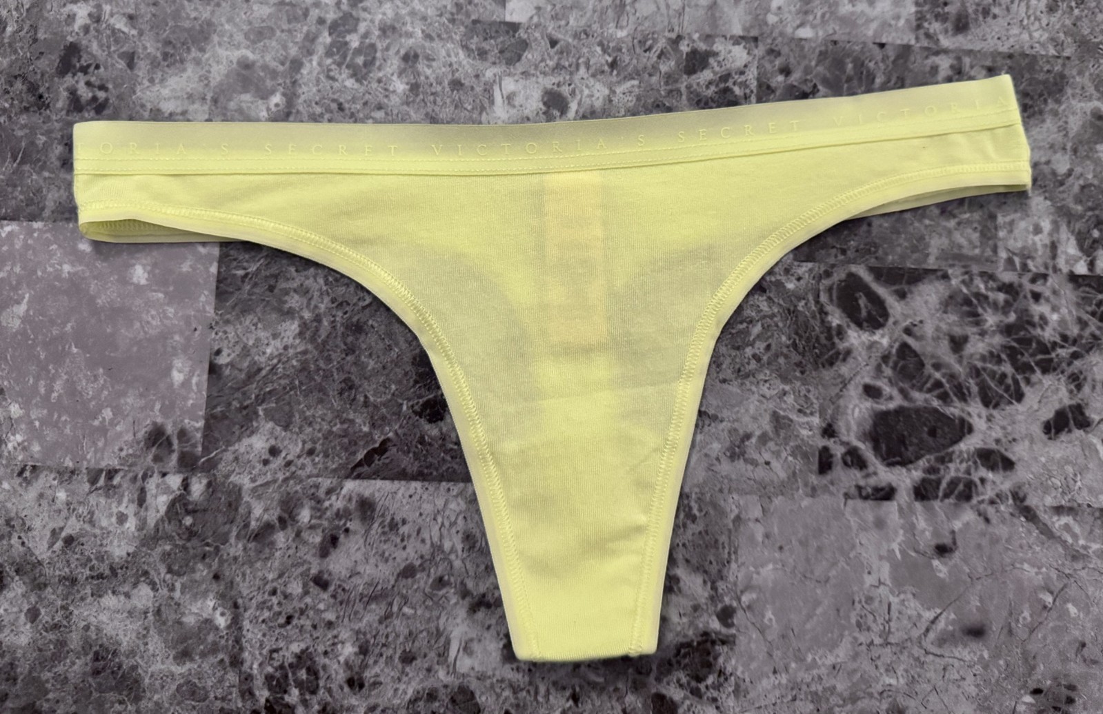 NWT VICTORIA’S SECRET XS CITRON LOGO LIGHTWEIGHT WAISTBAND RARE THONG PANTIES