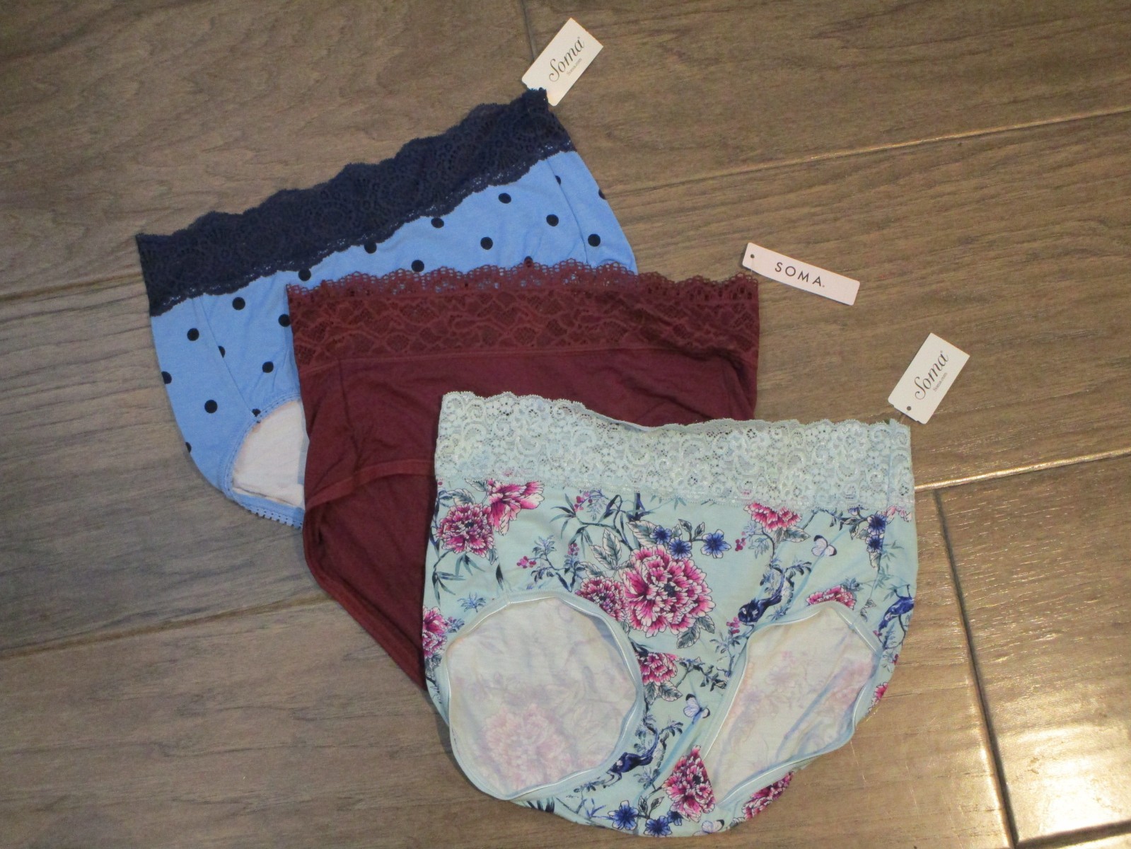 3-PACK SOMA EMBRACEABLE LACE BRIEF PANTIES IN DOTS/ PLUM/GARDEN JADE SIZE SMALL