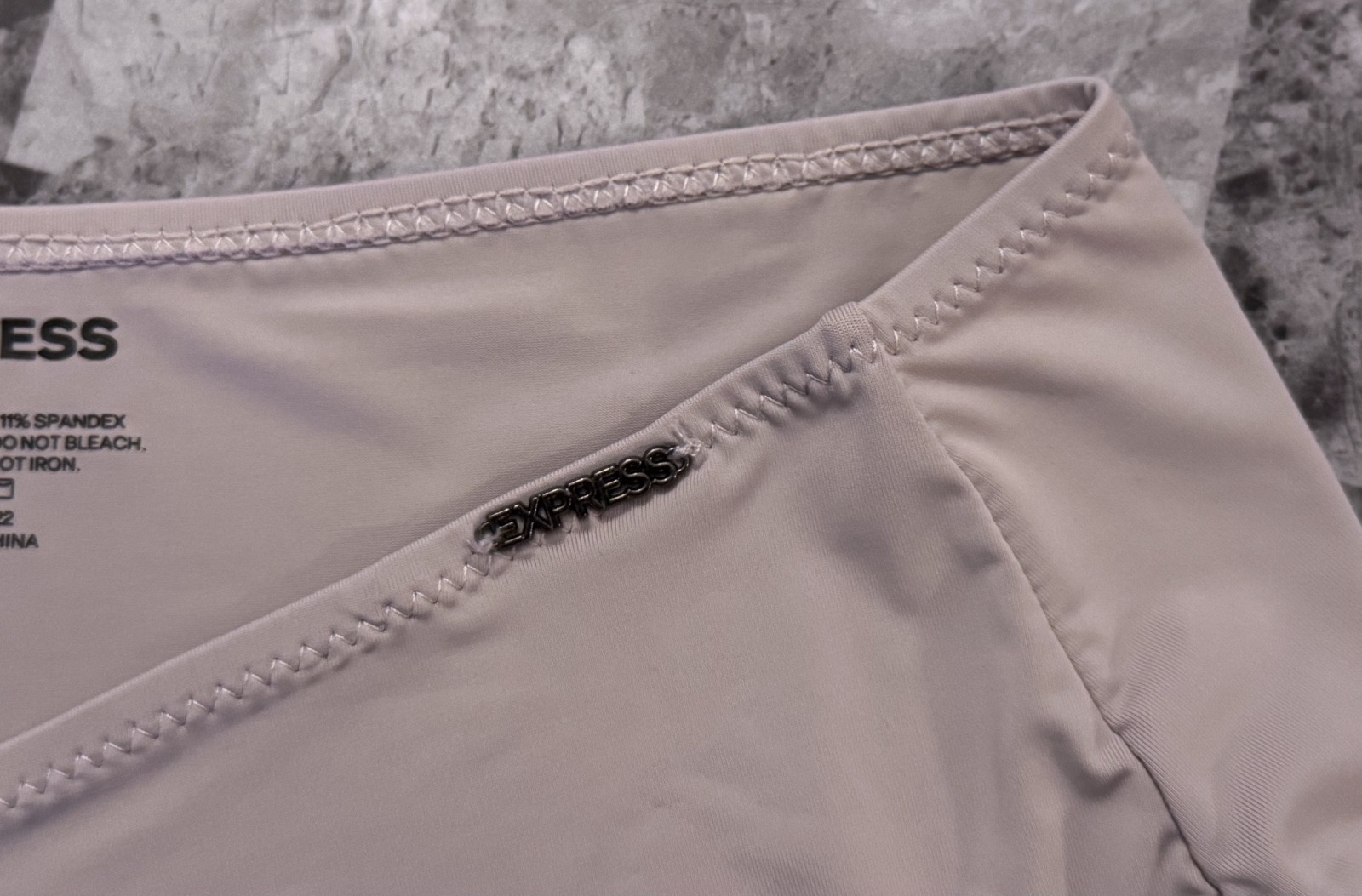 NWOT EXPRESS M LAVENDER GRAY SMOOTH LACE LOGO HARDWARE HIPSTER HIPHUGGER PANTIES