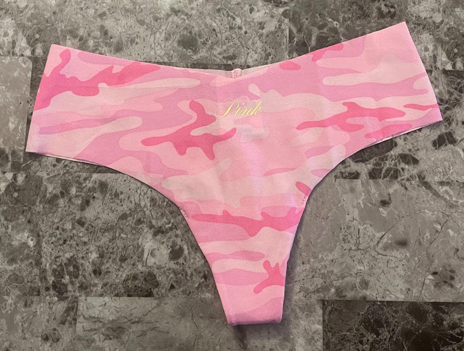 NWT VICTORIA’S SECRET PINK CAMOUFLAGE CAMO RAW EDGE NO SHOW THONG PANTIES
