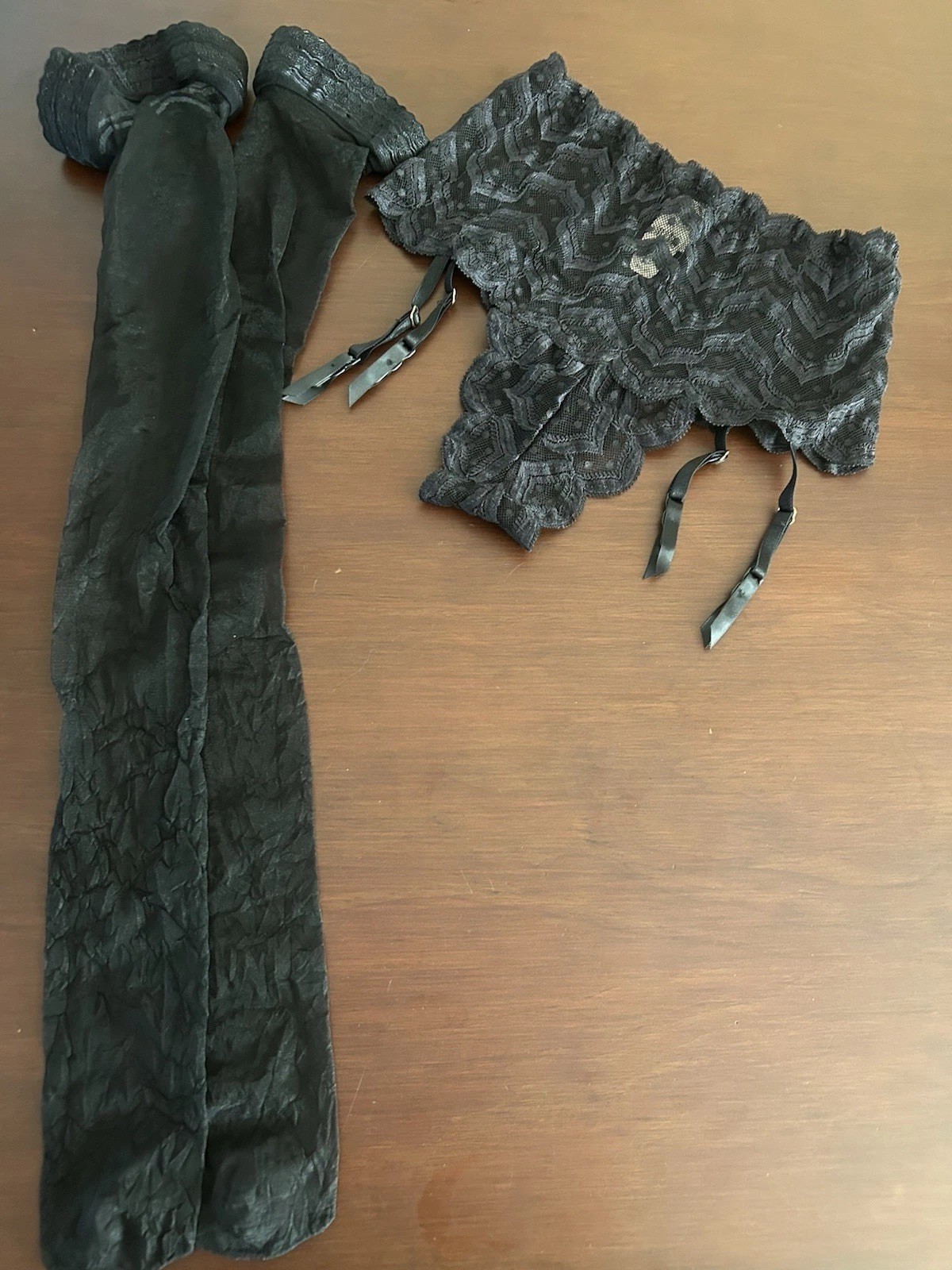 VICTORIA’S SECRET Garter Panty XS/ S Gorgeous Sexy Classic NWT Bonus Stockings