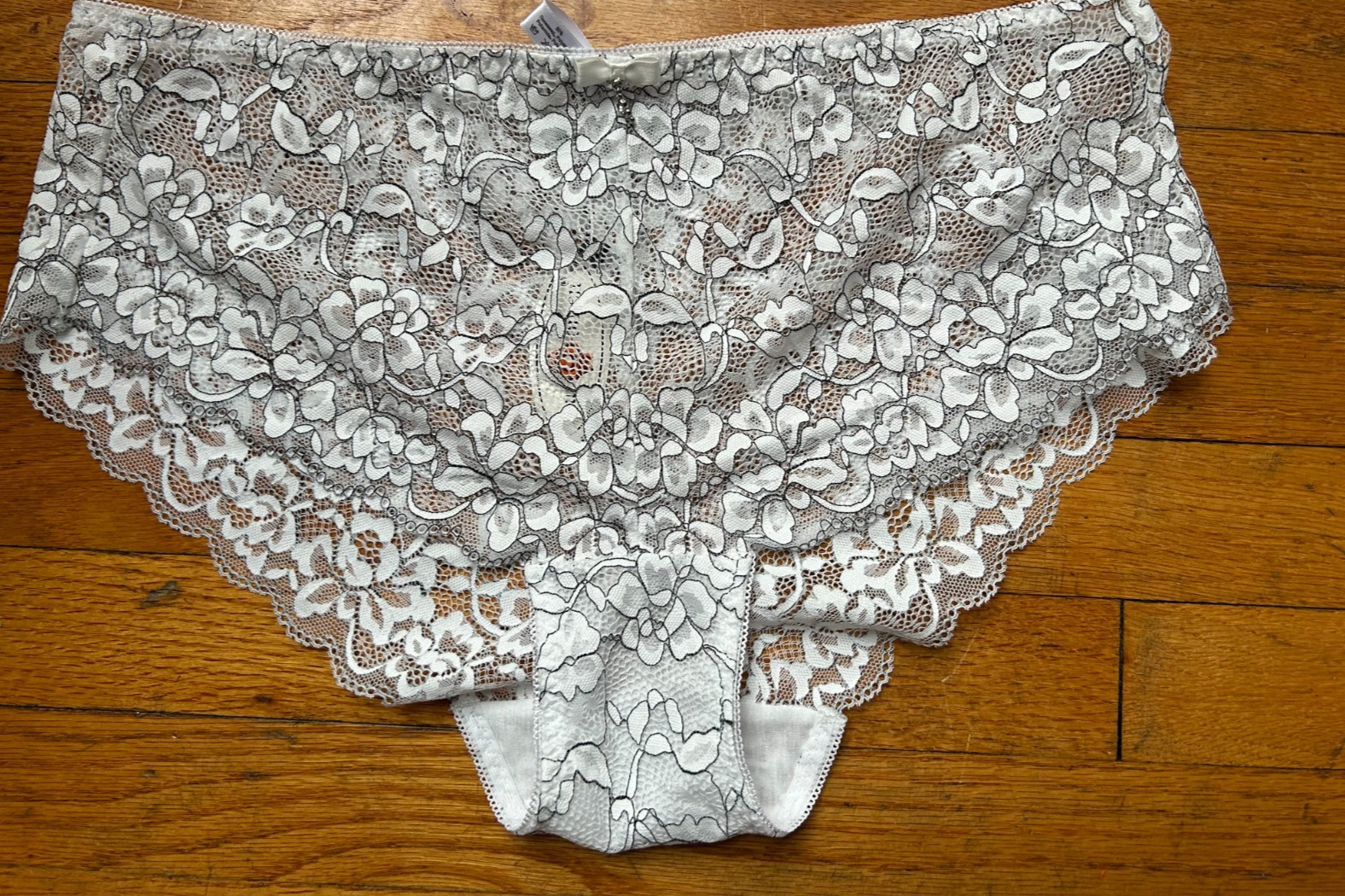 WomensXL/2XL White Lace High Waisted Panties Seamless Black Contrast Trim Briefs