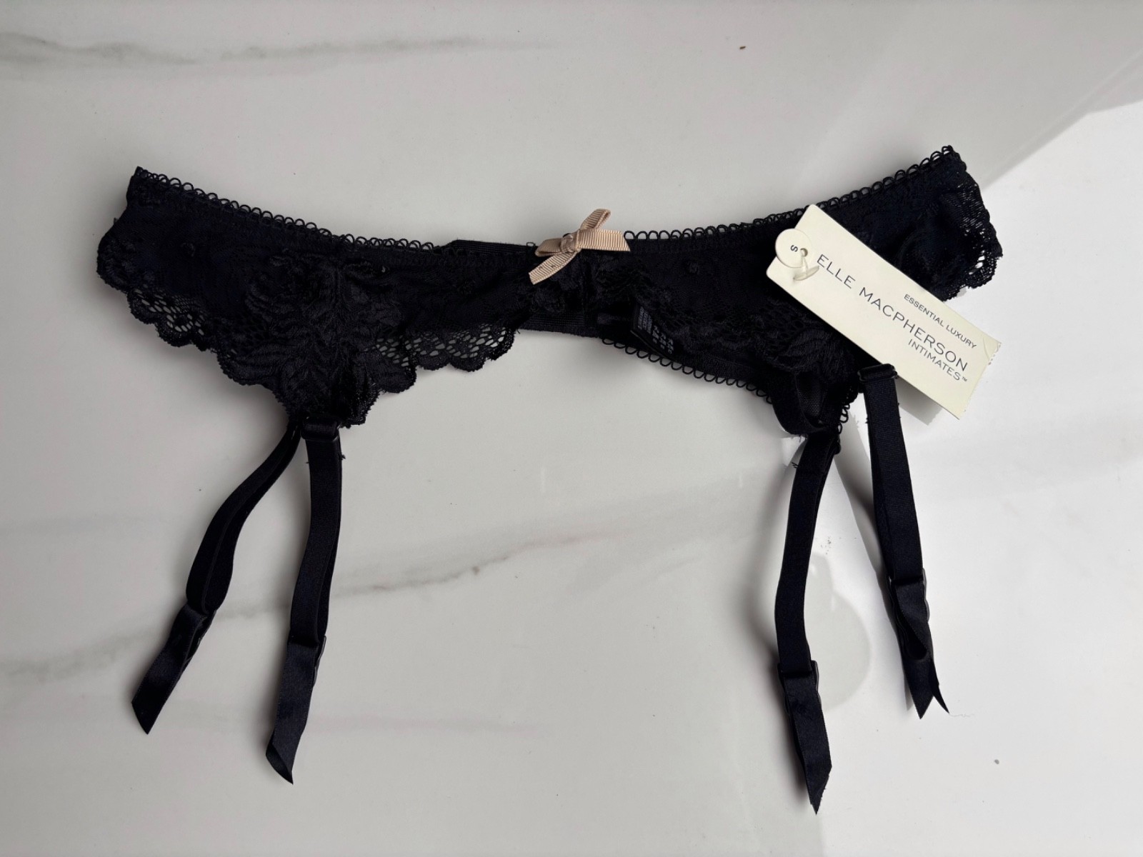 NWT Elle MacPherson Intimates Lace Suspenders Belt Black Size Small