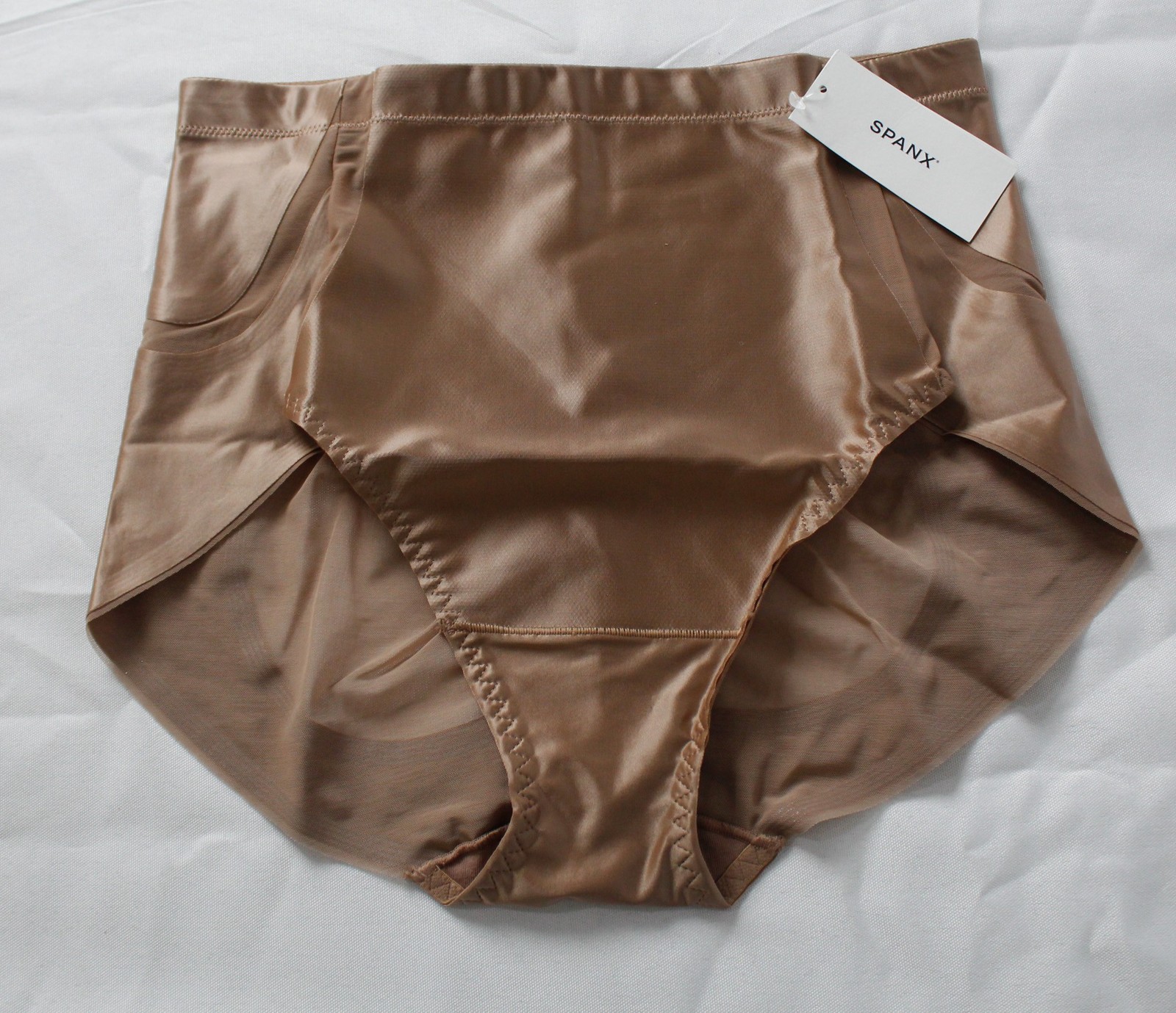 Spanx Women’s Booty-Lifting Shaper Briefs NN7 Cafe Au Lait Brown Medium NWT